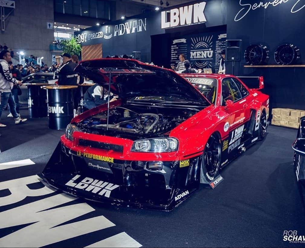 Wataru Katoさんのインスタグラム写真 - (Wataru KatoInstagram)「Liberty walk自由に歩く！！！ LB★スーパーシルエットWORKS SKYLAIN 🙂  @libertywalkkato @nissan#libertywalk#リバティーウォーク#libertywalkkato#widebody#yokohamatire#goodwoodfos#stance#drift#redbull#essenmotorshow#semashow#チューニング#modelcar#ltmw#libertywalkeu」1月18日 21時48分 - libertywalkkato