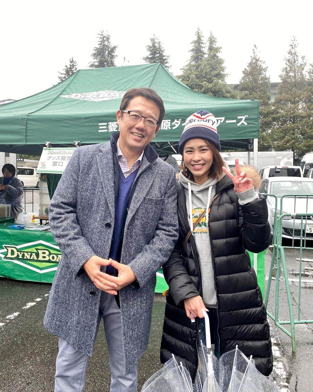 のインスタグラム：「今日のびっくりイベント その② 秩父宮に入ったらなんと古田さんがっ‼️🤩スワローズファンとしては大興奮！『サンデーLIVE!!』の取材をしていて、まさかのインタビュー🎤にわかラグ女なのでろくなこと話せなかったけど、ヤクルトスワローズ好きはしっかりアピールしてきました😝うひひ . #古田敦也 #ヤクルトスワローズ #ラグビー #秩父宮ラグビー場 #ラグビートップリーグ #rugby #サンデーLIVE #ラグ女 #カンタベリー #Canterbury #坂元ラグビー観戦 #坂元スポーツ観戦記2020 #ちゃっかり大臣坂元」