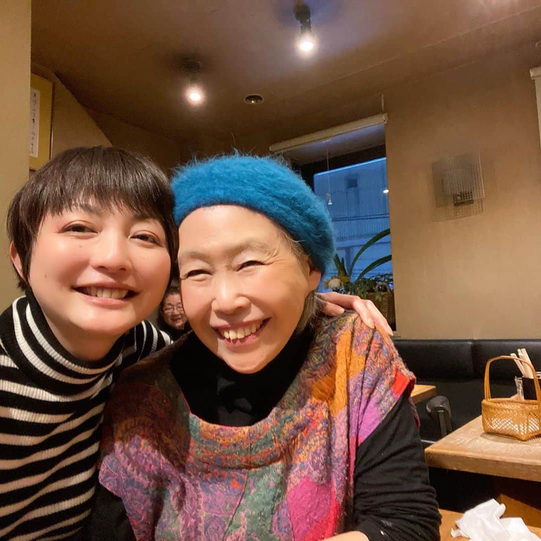 野本かりあのインスタグラム：「下手したら10年位通った、池ノ上にある『こあん』の最後の日。 色々な人達との出逢いも、お店のお父さんお母さんの人柄と、勿論、美味しいご飯。 明日からはもう、そこでは味わえないけれど、此処での繋がりは私の財産と思う❤️ #色々な感謝　#ありがとう」