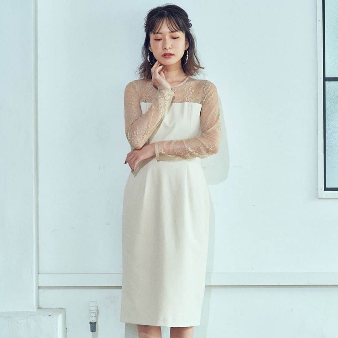 西川瑞希（みずきてぃ）さんのインスタグラム写真 - (西川瑞希（みずきてぃ）Instagram)「@cheriemona_official #MIIICOUTURE ...👠 ラグジュアリーラインも人気で嬉しいです// . 私も綺麗なお洋服とか大好きなので普段着はもちろん、もっとドレスラインも充実させたいな…と❤︎ . こちらも透け感のあるフラワーレースとハリ感のある素材にこだわり上品に仕上げました✨程良くタイトなシルエットなので女性らしく大人な雰囲気に☺︎ . カラーはベージュとブラックの2色展開です❤︎❤︎❤︎ . #cheriemona #dresscode #ドレス #キレイめコーデ #ワンピース」1月18日 23時19分 - mizuki_nishikawa_