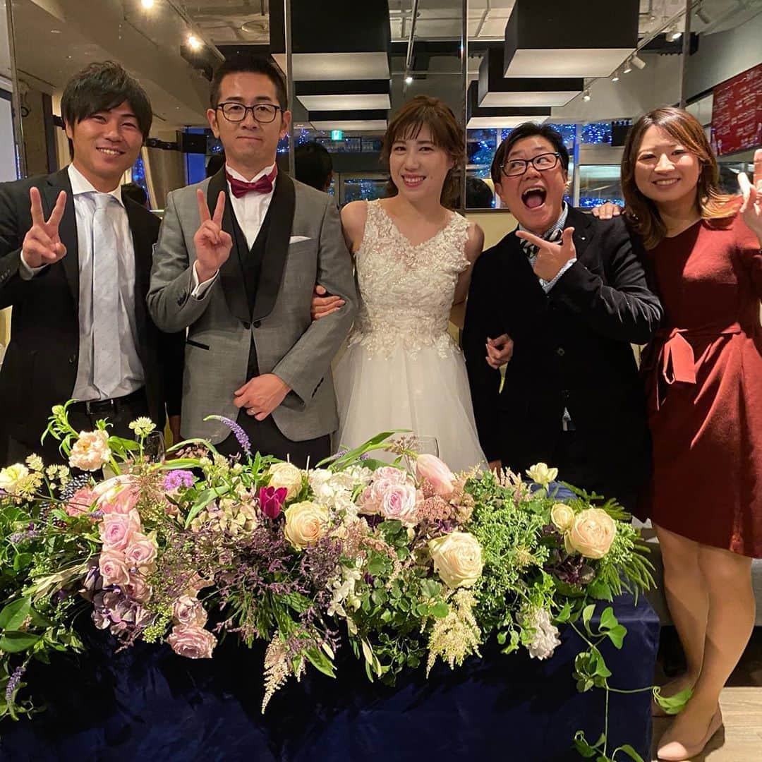 川満陽香理のインスタグラム：「ひろちゃん綺麗かったぁぁあ‼︎ 板橋さんはいつも通り。いや、いつも以上にいつも通りでした笑 とってもお似合いです♡ いつまでもお幸せに🧡❤️💚 黒カンさんも司会ナイスカントリー‼️✨」