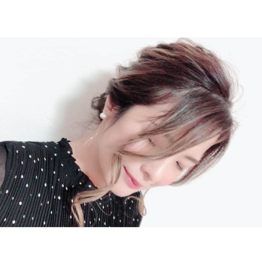 福咲れんのインスタグラム：「ヘアセットしてもらった♪ .  腕時計はnomonday！ ベルトの色がお気に入り◎ . . クーポンコード 『renre116』 で10%off。 . .  #nomonday #ノーマンデー #腕時計 #時計 #手元倶楽部」