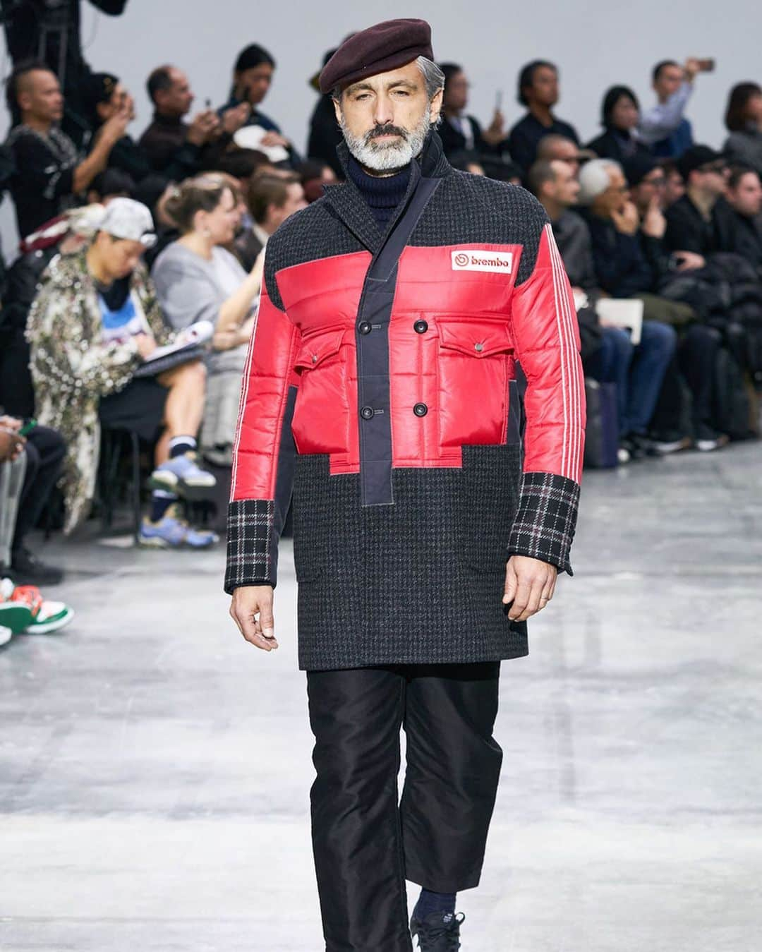 HYPEBEASTさんのインスタグラム写真 - (HYPEBEASTInstagram)「@hypebeaststyle: Nearly everything was patched and quilted, yet everything was still refined at @junyawatanabeofficial‘s Fall/Winter 2020 men’s runway show at #ParisFashionWeek. The designer’s latest collection, titled “CLASSICO,” was all about reinventing the “retro uniform,” and Watanabe enlisted over a dozen different collaborators in order to achieve the feat.⁠⠀ Click the link below for a look at the collection.⁠⠀ Photo: Alessandro Lucioni/Gorunway.com」1月18日 23時42分 - hypebeast