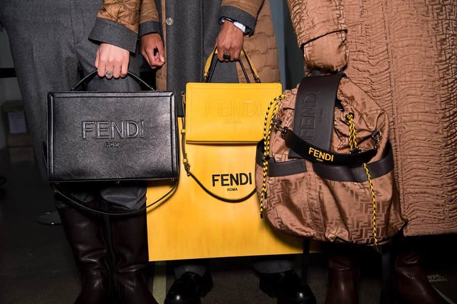 Fendiさんのインスタグラム写真 - (FendiInstagram)「Just for you: an exclusive backstage view of the #FendiFW20 Men’s Fashion Show.」1月19日 0時02分 - fendi
