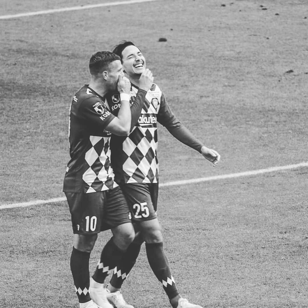 大崎玲央のインスタグラム：「One of the most amazing people I've ever met.  Too many good memories my friend. Wish you all the best.  Danke Lukas #lukaspodolski」