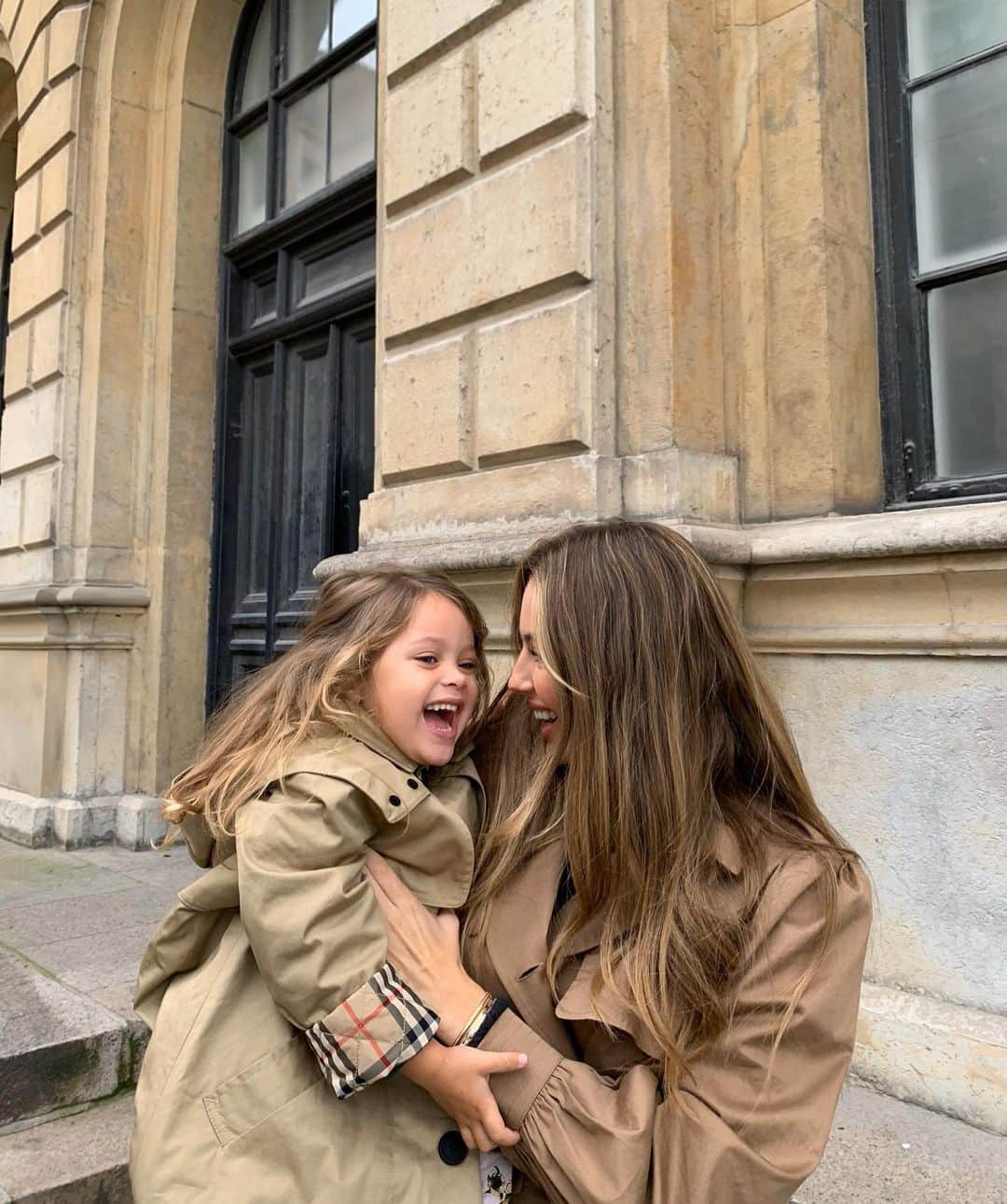 Mathilde Goehlerのインスタグラム：「Little drop of sunshine ☀️」