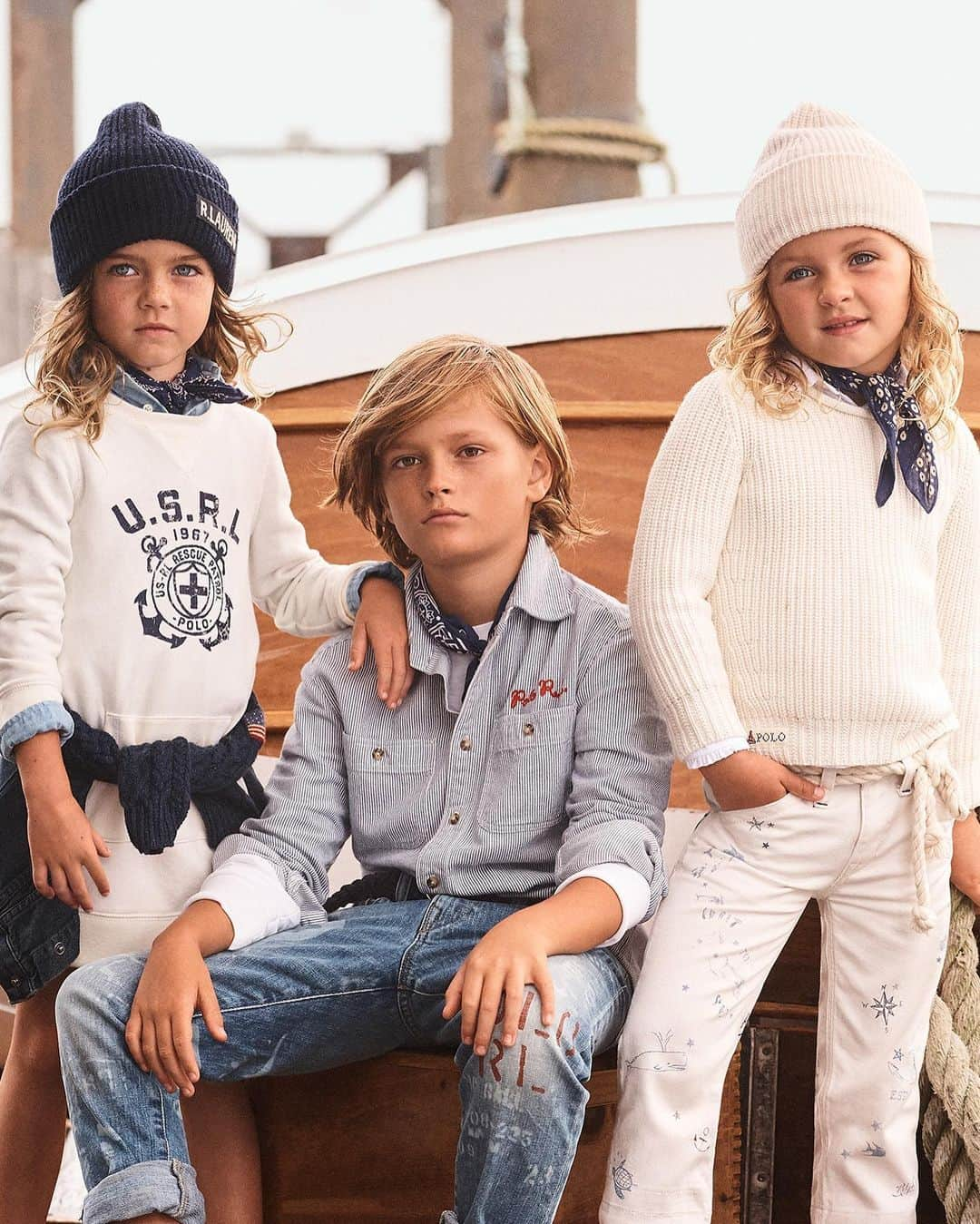 Polo Ralph Laurenさんのインスタグラム写真 - (Polo Ralph LaurenInstagram)「New and Nautical.  The latest kids' collection brings a freshness to the new year.  Explore the new styles via link in bio.  #PoloRalphLauren #RLKids」1月19日 0時07分 - poloralphlauren