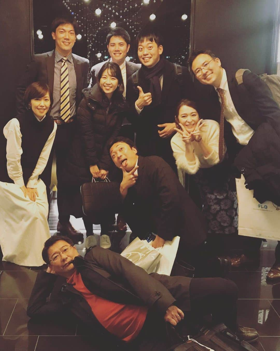 小野口奈々さんのインスタグラム写真 - (小野口奈々Instagram)「・ TVQは今年の在福局アナウンサー総会の 幹事だったので、 結城プロディーサーのもと みんなで頑張りました‼️ 最後は記念撮影 with FBS浜崎アナ&元木アナ🤗 #アナウンサー総会 #余興 #結城プロディーサー #宴会部長 #福岡 #アナウンサー」1月19日 0時14分 - nana0no