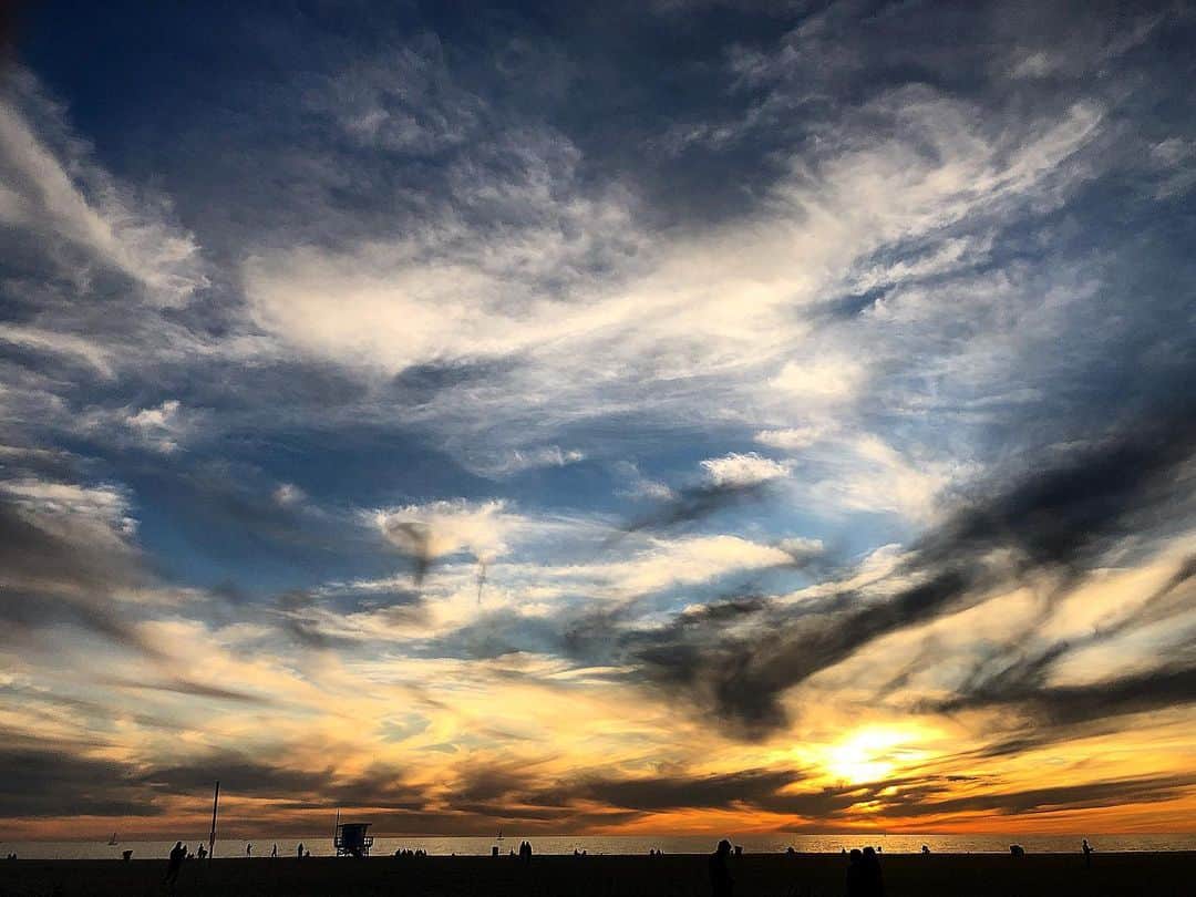 マット・レッシャーさんのインスタグラム写真 - (マット・レッシャーInstagram)「Marbled sky tonight.  #oceanpark」1月19日 10時02分 - realmattletscher