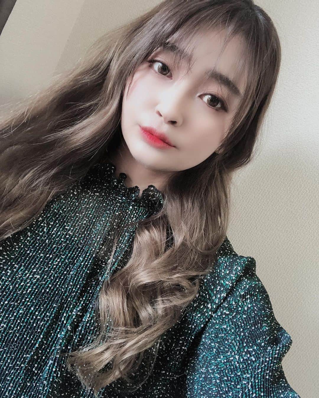 朝比奈沙樹のインスタグラム：「まともにメイクしたよ💄 . . . #makeup #korea  #メイクアップ  #좋아요 #소통환영 #팔로우환영」
