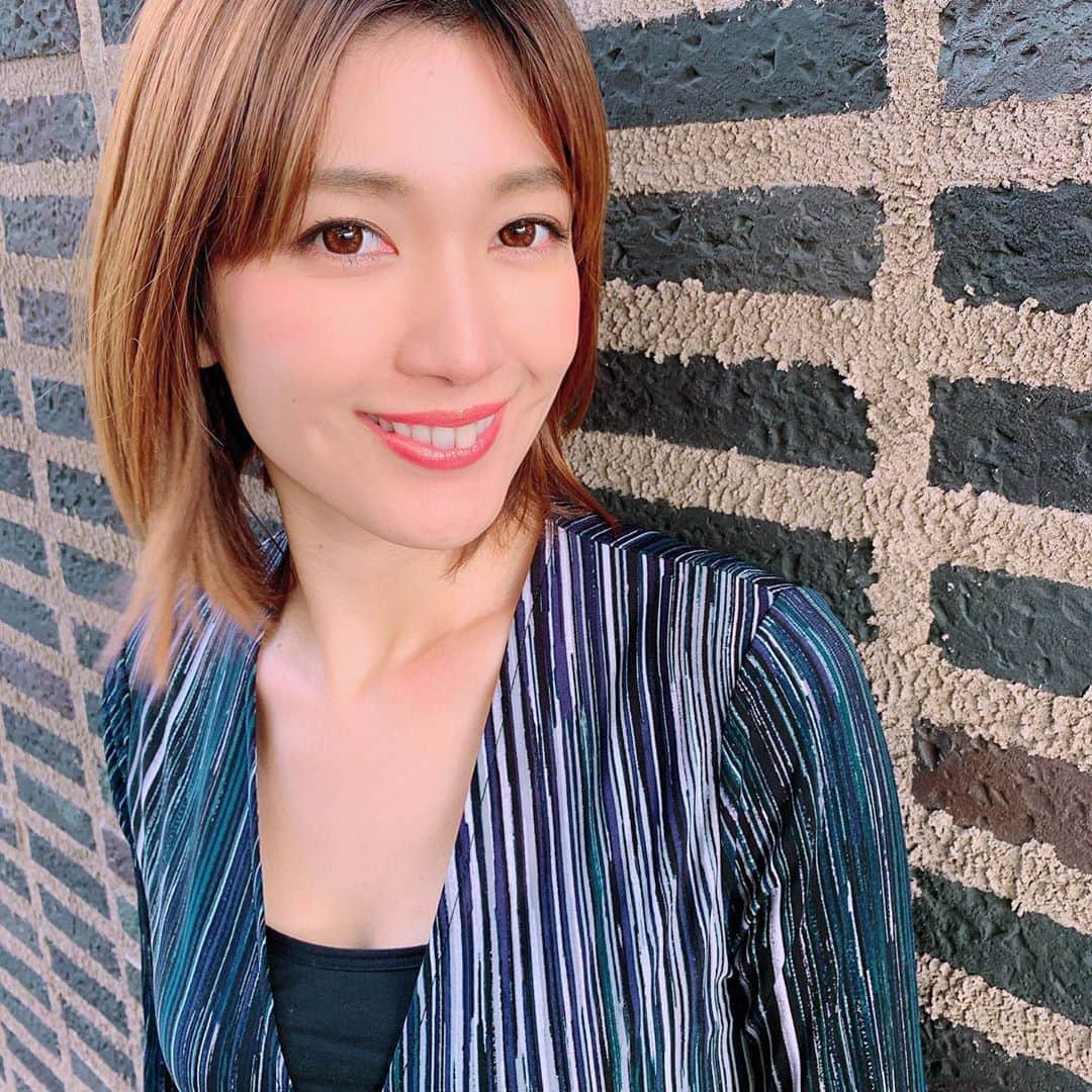 石田真以さんのインスタグラム写真 - (石田真以Instagram)「【ついに配信開始！！！】 ・ #iTunes 、#AppleMusic 、#Spotify で NAGOYA COLORの平成のベスト 「NC GOLDEN HITS」を聴くことが できるようになりました😍 ぜひ登録してください💋 そして たくさんNAGOYA COLORの曲を 聞いてくださいね💕 ・ #ナゴヤカラー #nagoyacolor #iTunes配信　#spotifyはじめました  #applemusicplaylist #石田真以　#ishidamai #モデルユニット　#歌って踊る」1月19日 10時17分 - ishidamai86