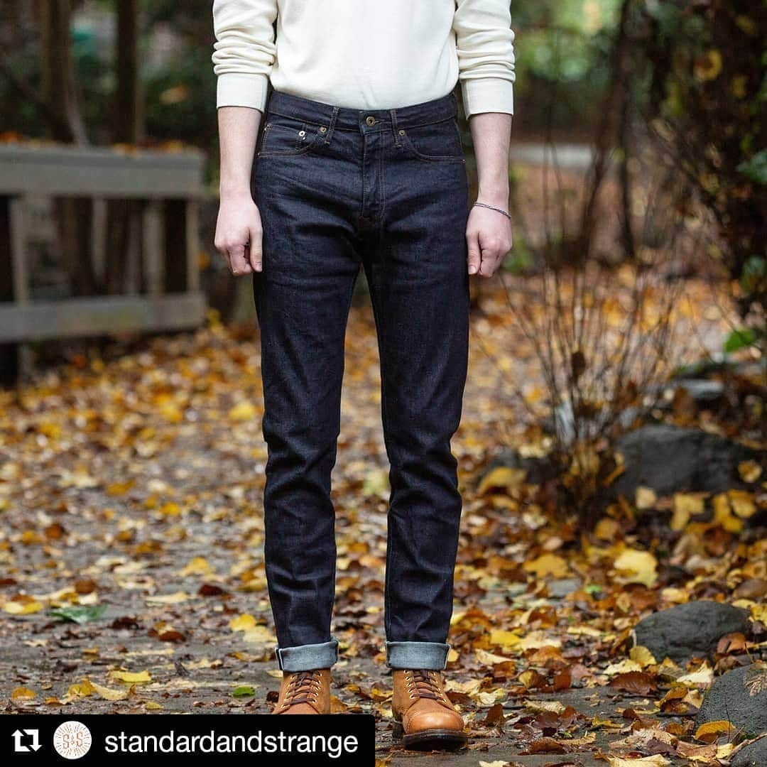 Japanblue Jeansさんのインスタグラム写真 - (Japanblue JeansInstagram)「#Repost @standardandstrange (@get_repost) ・・・ If you take a look at a leather belt you've worn for a long time, you'll notice how it's no longer a straight line, but curved. This principle is behind the latest effort from @japanbluejeans with their Circle brand featuring a curved waistband.⁠ ..⁠ These are the most contemporary denim we stock in fit and shape, with the curved waistband and additional tailoring giving the jeans a very dialed-in fit.⁠ ..⁠ We have two fits - a straight fit and a tapered fit. Each comes in two fabrics - a 12.5oz sanforized indigo selvedge with no stretch, and one with stretch for a little bit more mobility.⁠ ..⁠ Available now online and at both our Oakland and Santa Fe stores.⁠ ..⁠ ..⁠ ..⁠ ..⁠ ..⁠ ..⁠ #standardandstrange #japanbluejeans #circlejeans #madeinjapan #selvedge #selvedgedenim #rawdenim #selvage #selvagedenim #japandenim #denimfreak #denimfreaks #selvedgefreak #selvedgefreaks #okayama #kurashiki #kojima」1月19日 2時31分 - japanbluejeans