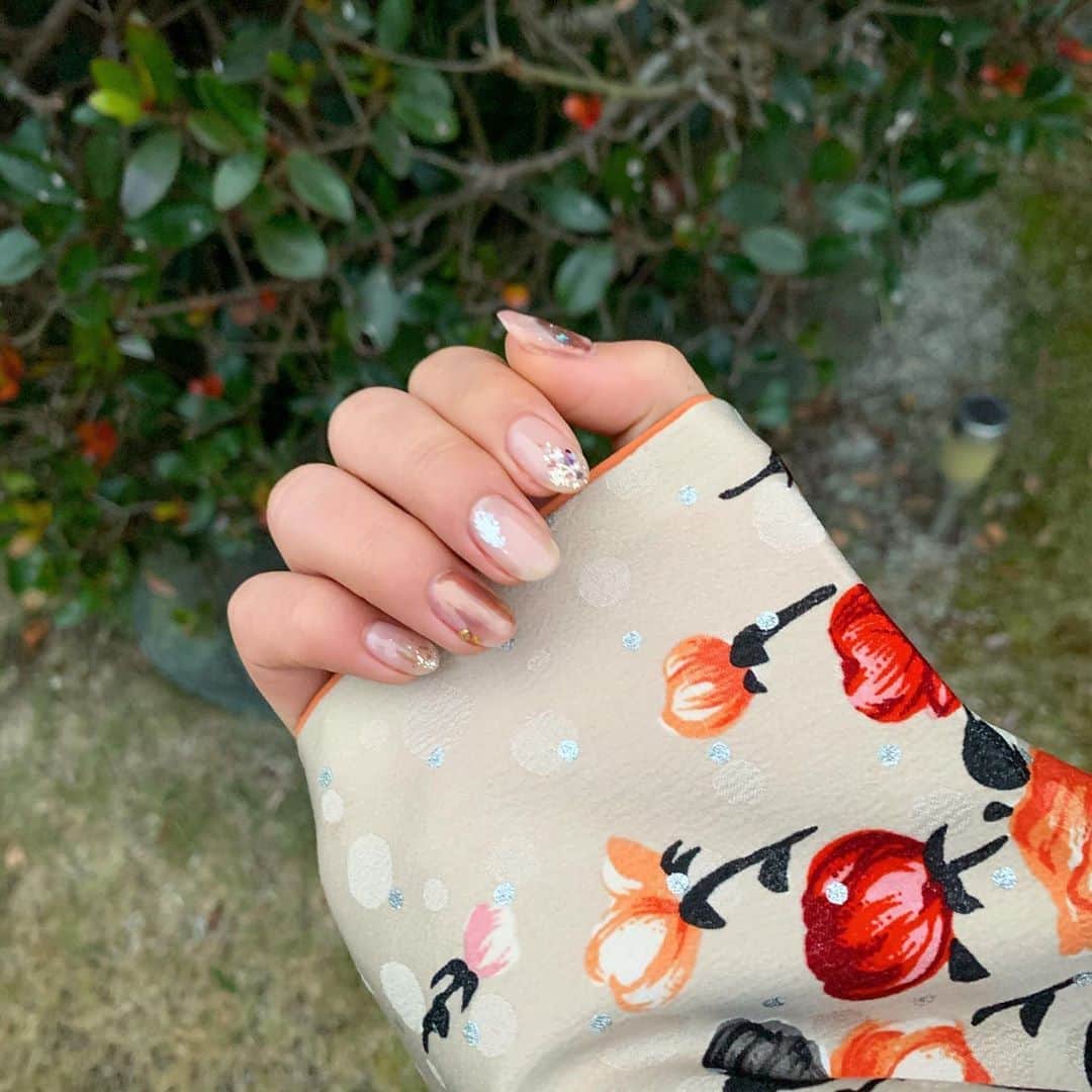 鷹野日南さんのインスタグラム写真 - (鷹野日南Instagram)「new nail 🍊 . . 中指は折れました☺︎☺︎」1月19日 3時06分 - hinachan.3