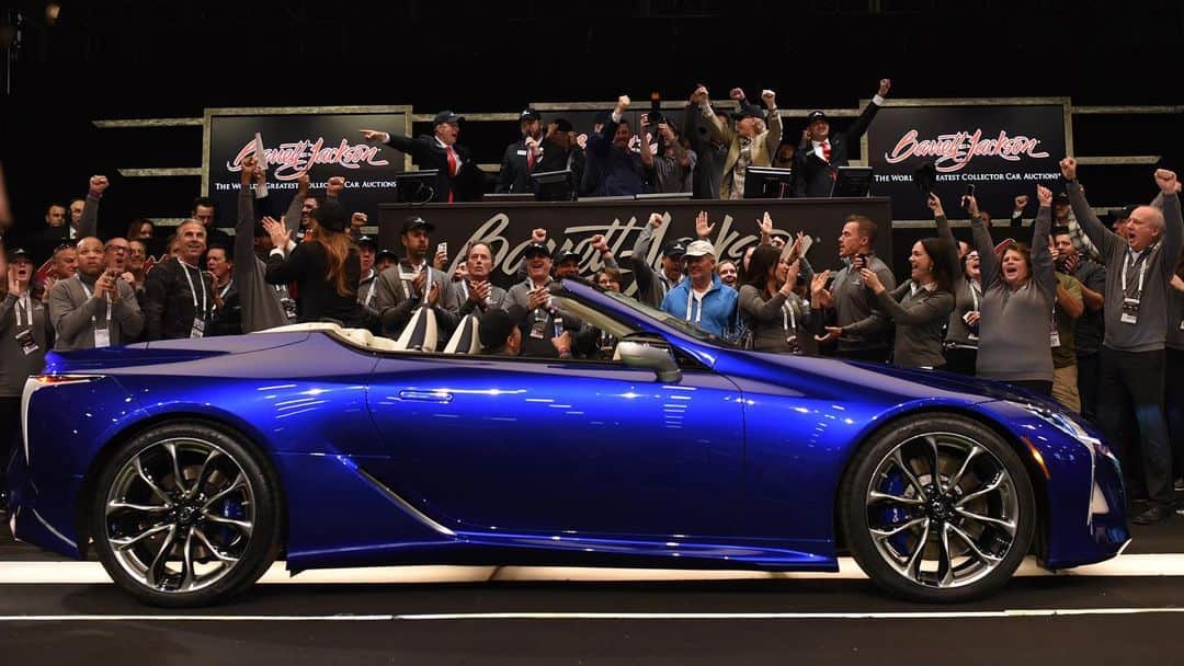 Lexus USAのインスタグラム：「Our first-ever, one-of-a-kind 2021 #LexusLC 500 Convertible just sold for $2 million at @barrett_jackson auction. All proceeds will go to @bgca_clubs and @stand4heroes . 🙌」