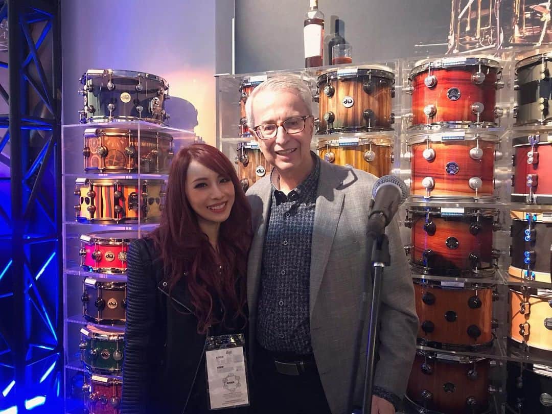 Marinaさんのインスタグラム写真 - (MarinaInstagram)「Special Thanks Don!! Thank you so much for your support always! @theofficialdonlombardi  @dwdrums . . #Aldious #AldiousMarina #アルディアス #dwdrums #Namm #namm2020」1月19日 3時12分 - aldiousmarina
