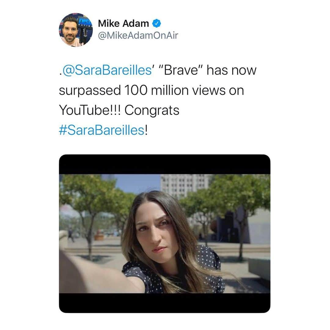 ラシダ・ジョーンズさんのインスタグラム写真 - (ラシダ・ジョーンズInstagram)「Six years ago, my friend @sarabareilles asked me to direct a video for her song "Brave." I loved the song but I told her I'd never directed anything before and maybe she should get someone else to do it. She replied "who gives a shit? You'll figure it out." Thank you Sara B, for not allowing me to use fear of failure as an excuse to pursue something I love, to start a new career. That's what real support and female friendship looks like. Also, our video just passed 100 million views on YouTube!!! What????!!!」1月19日 3時59分 - rashidajones