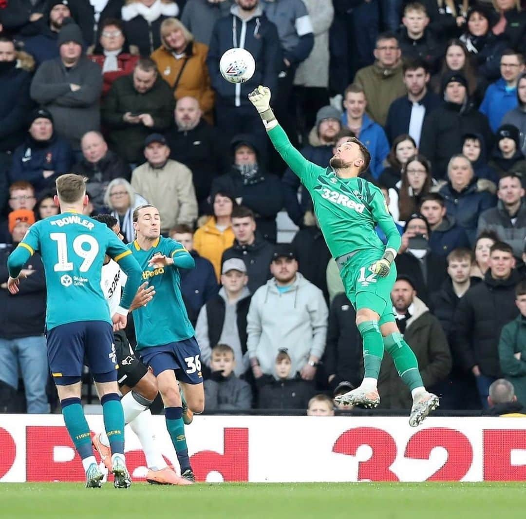 ベン・ヘイマーのインスタグラム：「Good result well dug out today!  We keep going 💪🏻 #rams」