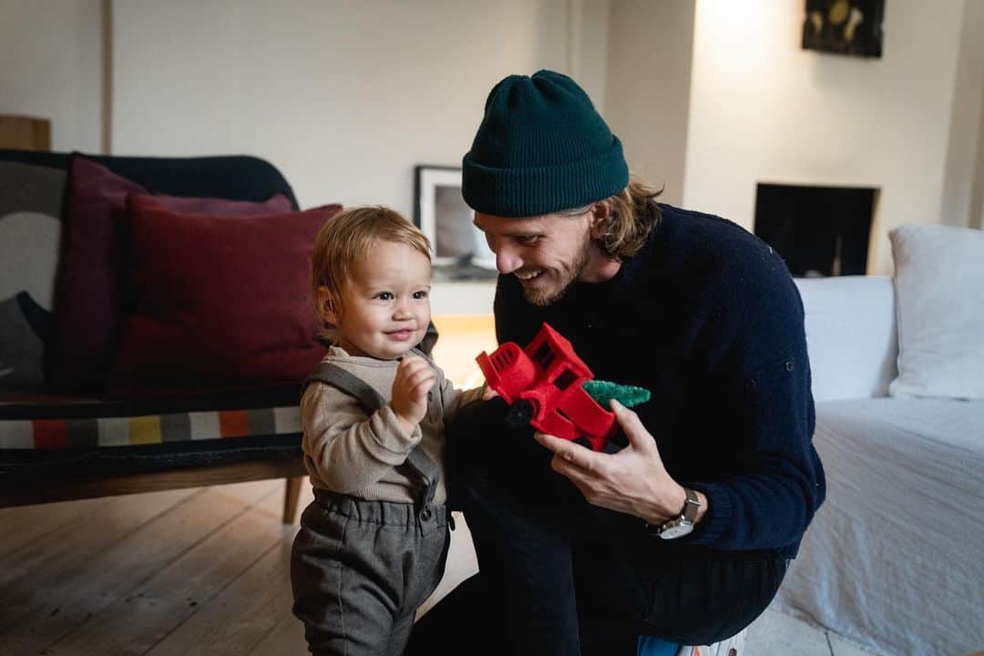 マチルダ・ルッツのインスタグラム：「The happiest of birthdays Tino. We love you Zio. ❤️ @martinperrylutz  #IloveyouBro」