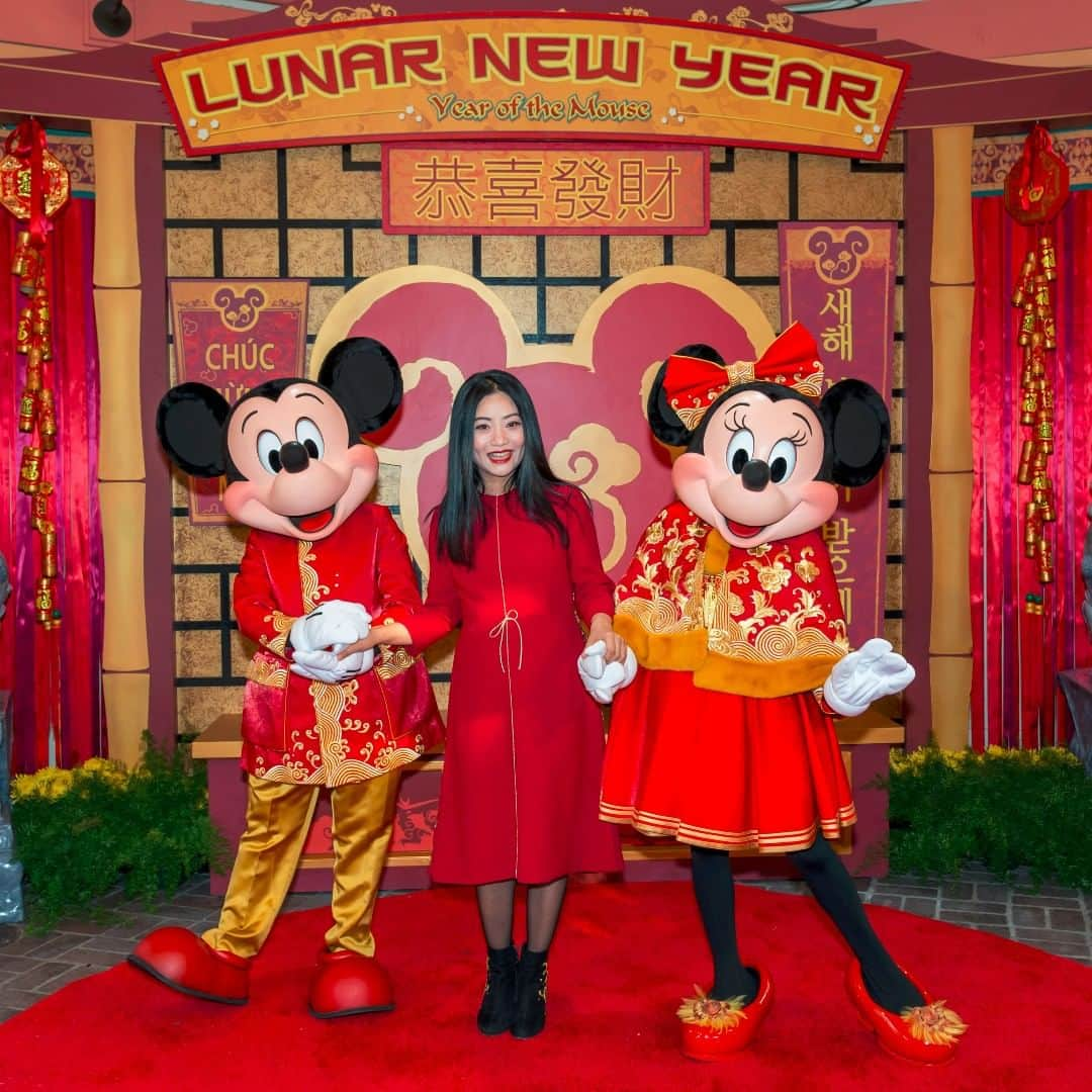 ディズニーランドさんのインスタグラム写真 - (ディズニーランドInstagram)「Have you seen the all-new outfits for Mickey Mouse and Minnie Mouse designed by award-winning couture Chinese fashion designer Guo Pei? What are you excited to experience during Lunar New Year at Disney California Adventure Park? #DisneyLunarNewYear」1月19日 5時13分 - disneyland