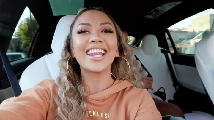 のインスタグラム：「GUESS WHICH CAR I WENT WITH??? 🤔🚗 Find out on my latest video on my channel! YouTube: LianeV 🔥 Link in bio! #SUBSCRIBE」