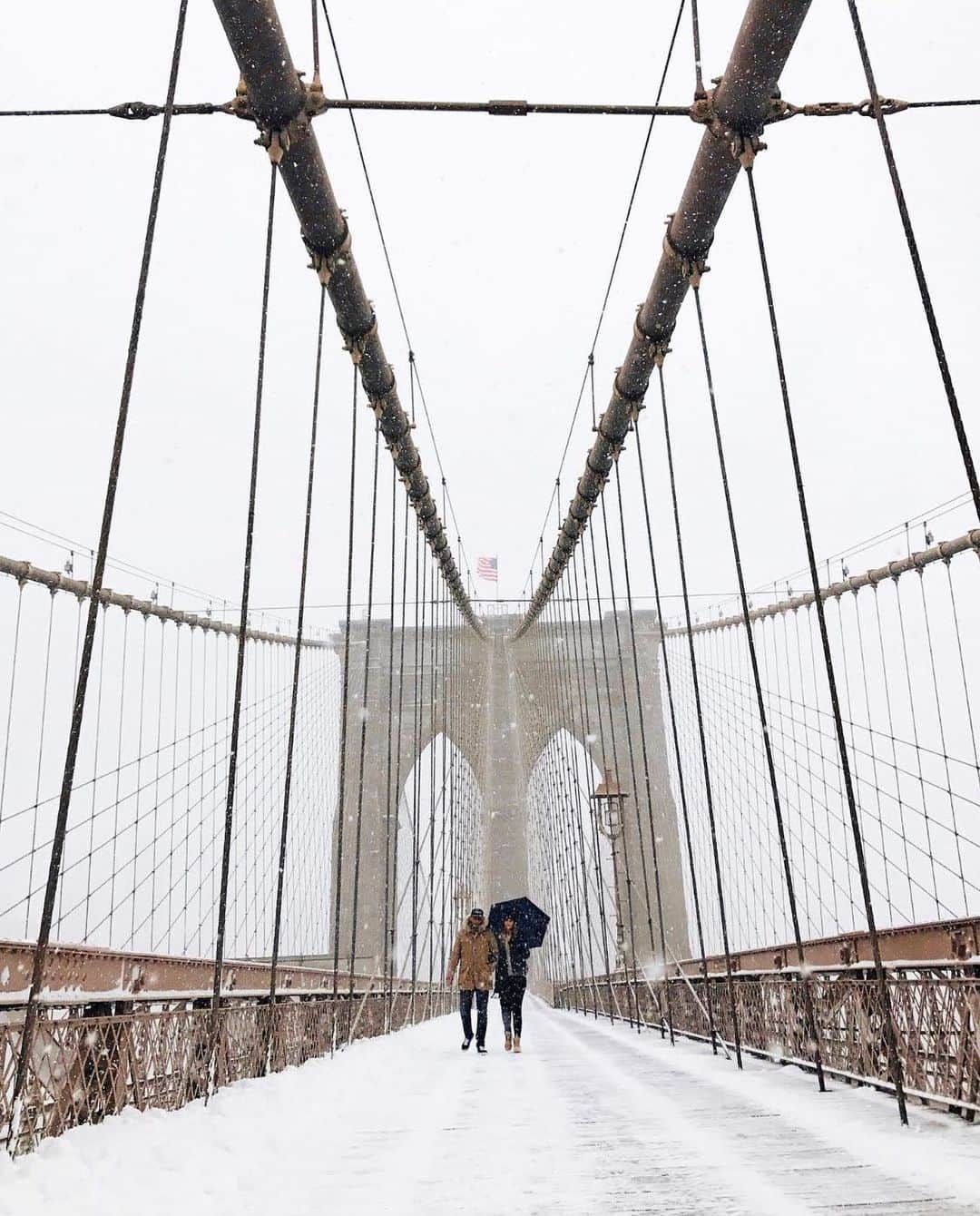 Cubby Grahamのインスタグラム：「snow day  #shotoniphone」