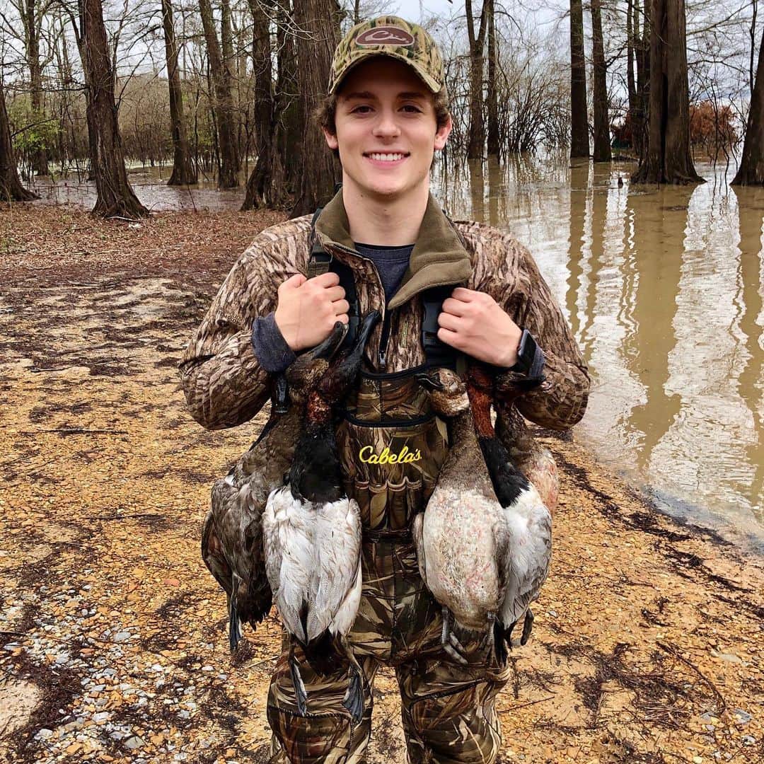 Dylan Dauzatのインスタグラム：「3 man canvasback bag limit today」