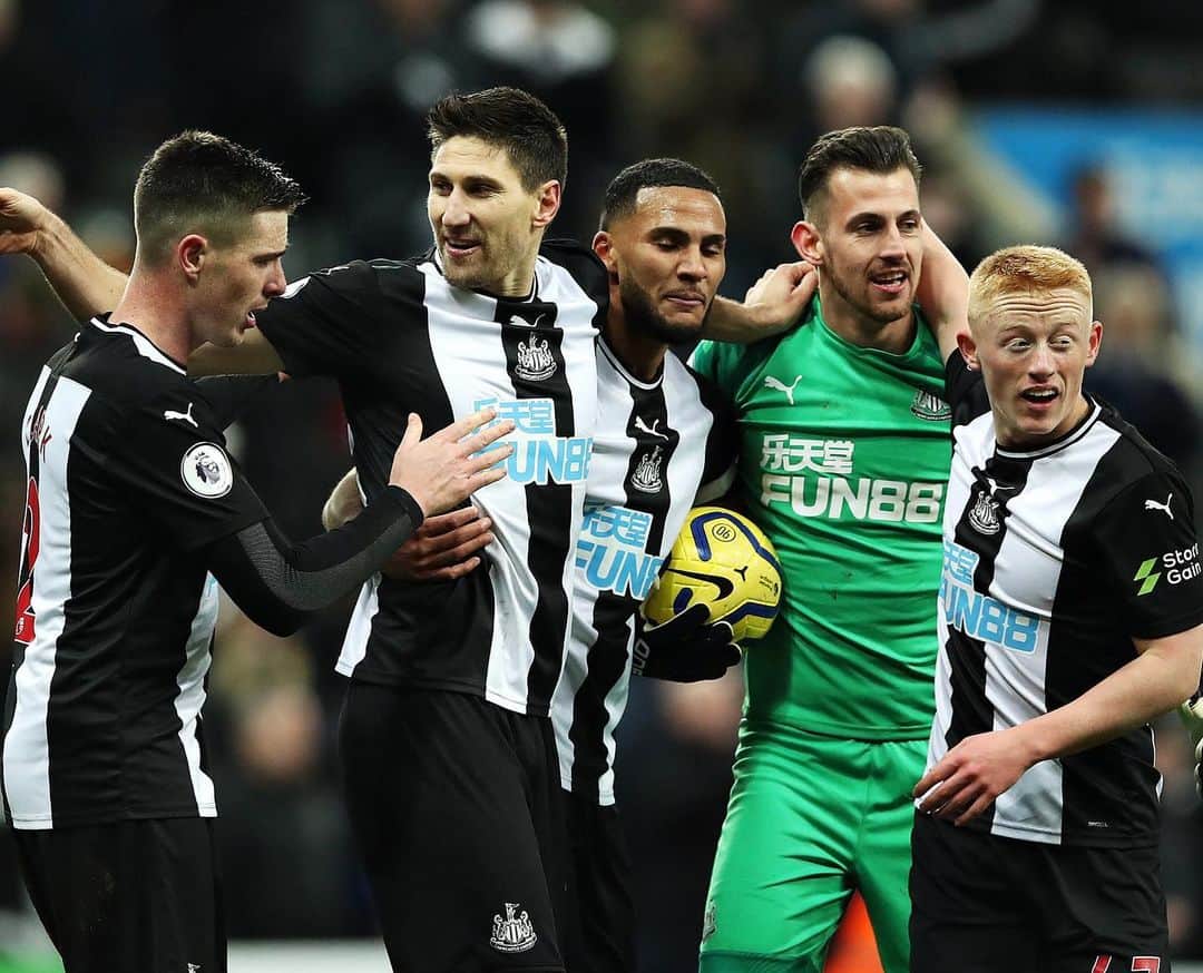 フェデリコ・フェルナンデスのインスタグラム：「What a fantastic 3 points at home.  I love that @nufc」