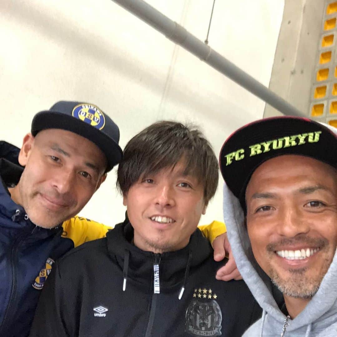 のインスタグラム：「昨日の試合後。 同期の3人で！ Foto by Shinji Ono #小野伸二 #遠藤保仁 #高原直泰」