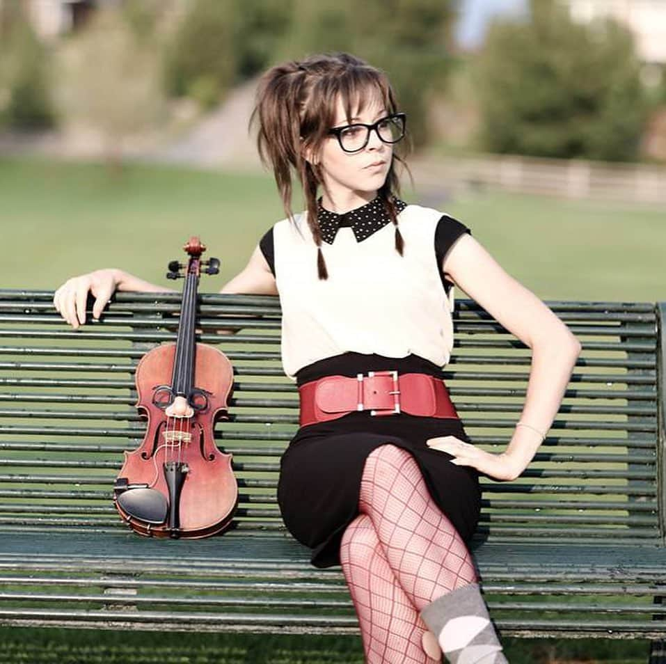 リンジー・スターリングさんのインスタグラム写真 - (リンジー・スターリングInstagram)「Most people don’t notice that the violin is wearing a mini nose and glasses on my first album cover. I wanted to personify my violin, as if we were two band members just hanging out. . . I bought the mini glasses set from the dollar store, my outfit was from forever 21, did my own hair and makeup, and took a picture at a park near my apartment. . . I had less than 100,000 subscribers at the time and yet this album has gone on to sell over a million copies throughout the world. . . Point being, you don’t have to have a million dollars or a million followers in order to impact the world. Start with what you have.」1月19日 6時51分 - lindseystirling