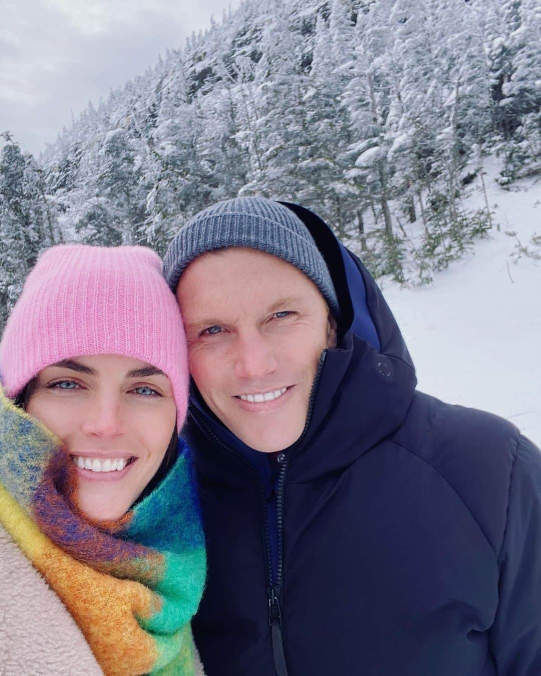 ヒラリー・ローダのインスタグラム：「Vermont ☃️」