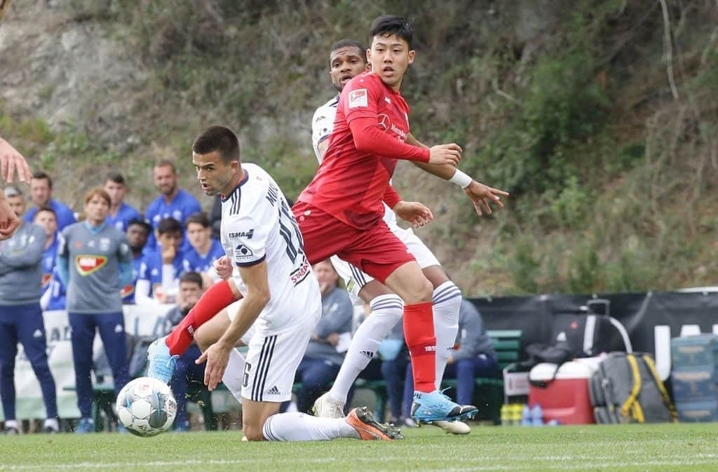 遠藤航さんのインスタグラム写真 - (遠藤航Instagram)「Last day of Spain camp is done ✅ . . . #marbella  #camp  #spain🇪🇸 . . . #vfb #stuttgart  #germany🇩🇪 . . . #welldone  #match  #training . . . #football  #fußball」1月19日 7時05分 - endowataru