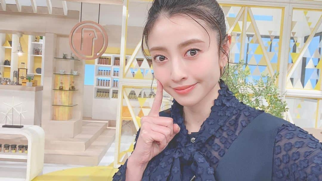 片瀬那奈さんのインスタグラム写真 - (片瀬那奈Instagram)「おはようございます😃 #シューイチ　観てね😊☝🏻#muveil」1月19日 7時29分 - nana_katase