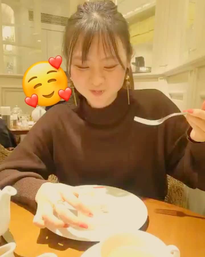 朝見心のインスタグラム：「(∵)﻿ 🍰🧁🍰🧁🍰🧁🍰🧁🍰﻿ ﻿ ケーキはいつだって﻿ いくつだって﻿ 食べられる﻿ よ﻿ ﻿ 🍰🧁🍰🧁🍰🧁🍰🧁🍰」