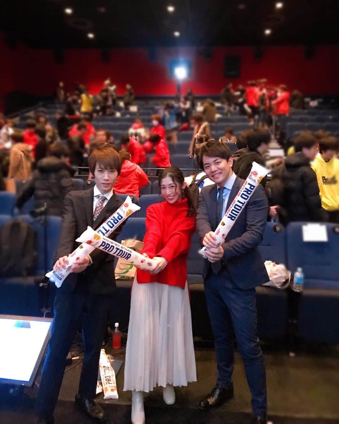 名越涼子さんのインスタグラム写真 - (名越涼子Instagram)「モンストプロツアー はじまりからおわりまで。 （1枚目→3枚目） いつだって全力。  そして、全力で試合に挑む選手も 力いっぱい声援をおくる応援団も みんなみんなうつくしい。  2020年開幕戦は仙台🔥  今回もうるうる、 涙なしには見られないドラマがたくさんでした。  ファイナルは涙腺崩壊確定....👻 皆様お疲れ様でした...！ 次回は、福岡。  一一一一一一一一一 #モンスト#モンプロ #モンスターストライク #tour#esports#ゲーム #game#gaming#pro #progamer#sendai #仙台」1月19日 9時21分 - nagoshi_ryo