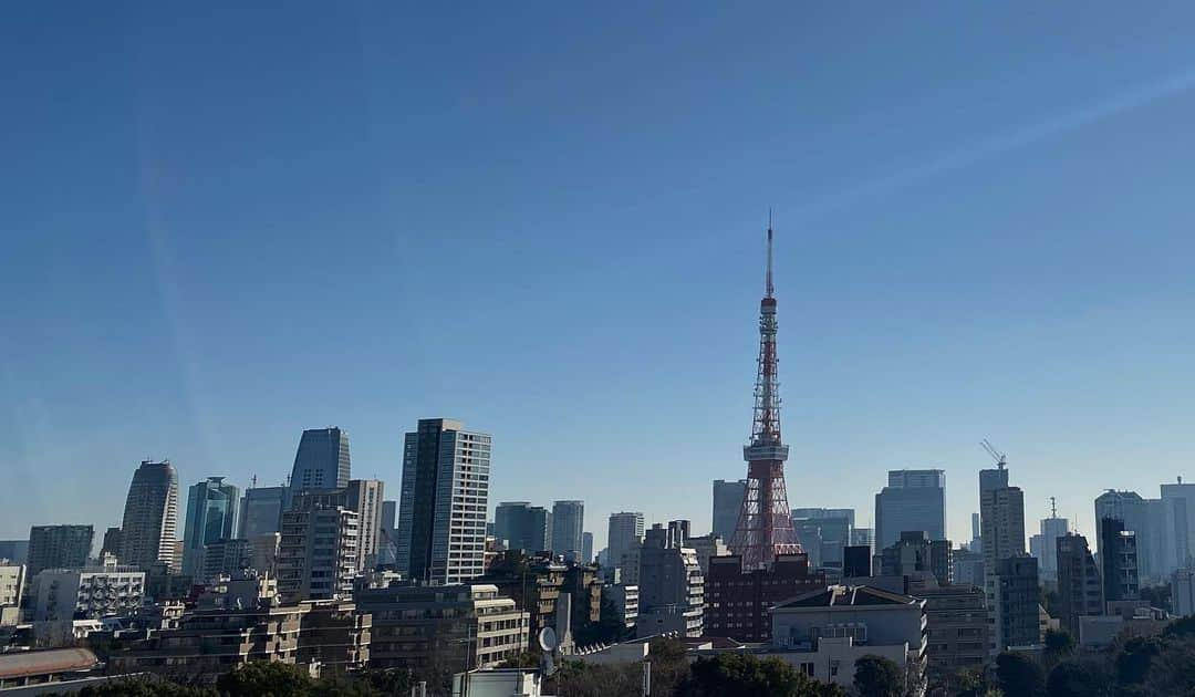 テレ朝newsさんのインスタグラム写真 - (テレ朝newsInstagram)「センター試験2日目のきょうは、関東できのうの雪から一転、朝から青空が広がりそうです。日中は全国的に晴れる所が多く、東海から西は10度を超える所が多くなるでしょう。 #テレビ朝日#テレ朝#テレ朝news#ニュース#六本木#japan#tokyo#roppongi#tvasahi#news#follow#フォロー#写真#テレビ局#動画ニュース#雨#天気#曇#天気予報#いまそら」1月19日 9時34分 - tv_asahi_news