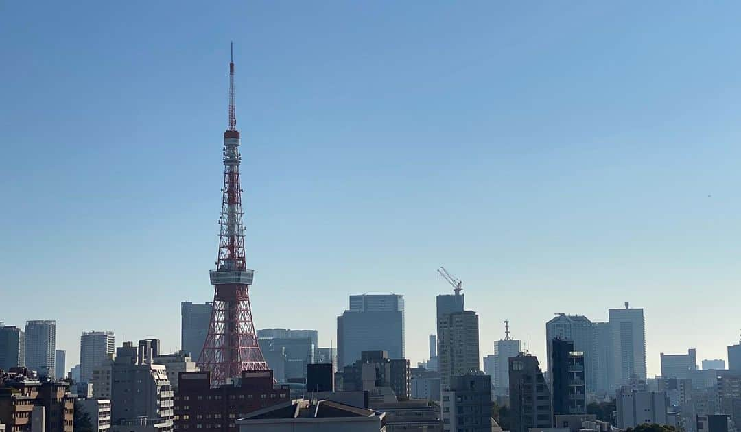 テレ朝newsさんのインスタグラム写真 - (テレ朝newsInstagram)「センター試験2日目のきょうは、関東できのうの雪から一転、朝から青空が広がりそうです。日中は全国的に晴れる所が多く、東海から西は10度を超える所が多くなるでしょう。 #テレビ朝日#テレ朝#テレ朝news#ニュース#六本木#japan#tokyo#roppongi#tvasahi#news#follow#フォロー#写真#テレビ局#動画ニュース#雨#天気#曇#天気予報#いまそら」1月19日 9時34分 - tv_asahi_news