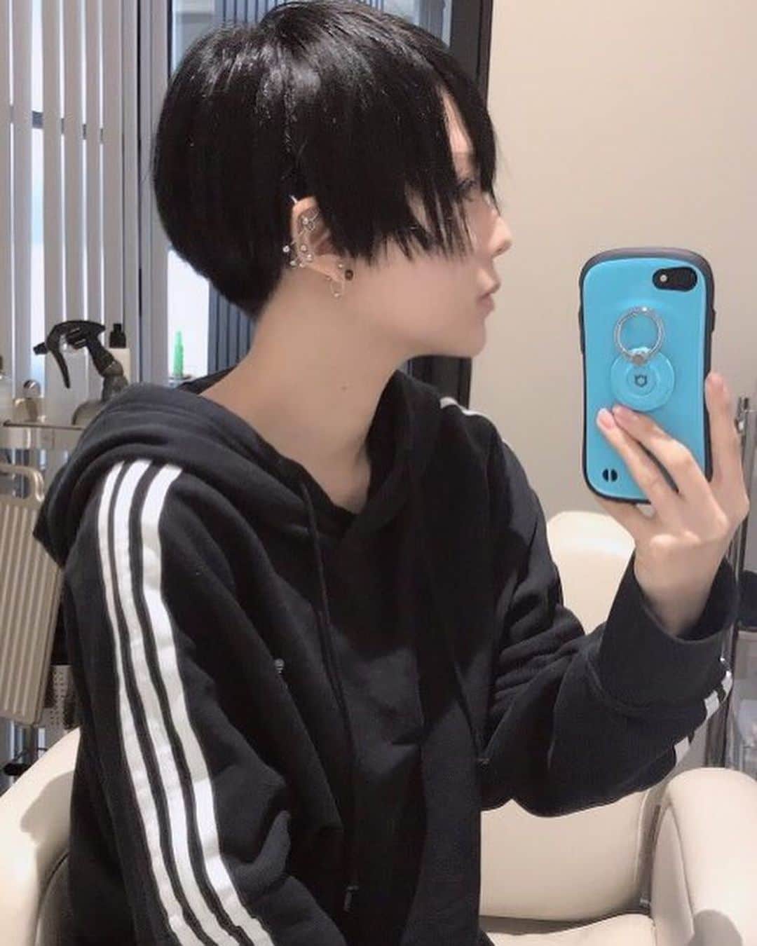 雫さんのインスタグラム写真 雫instagram テクノカットになりました 横も