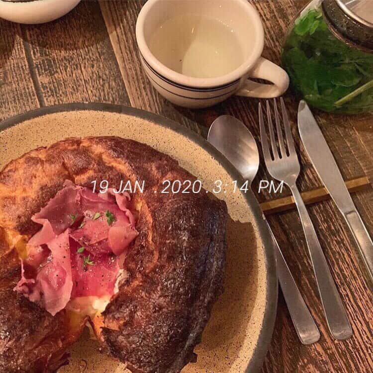 「SNOW」顔認識カメラアプリのグルメインスタ