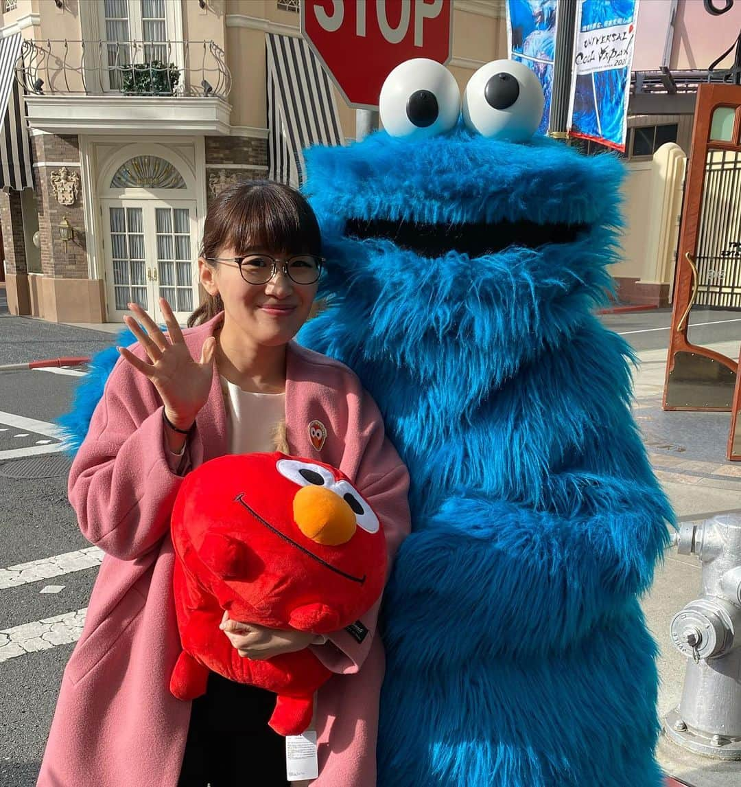 沙羅さんのインスタグラム写真 - (沙羅Instagram)「みんなでUFJに行ってきたよ🏰✨ 昨日イベントに呼んでいただいた素敵な企業の、ユニークすぎるみなさまと😆🍀 え？何言ってんの？ UFJじゃなくて、USJね‼️笑 どう乗り切る気🥴？ #USJ 🎢 #大阪 #みんなで1泊2日ではしゃぎ倒した #楽しすぎた #みんなおもろすぎた #たこ焼きおいしすぎた #ボケ疲れて新幹線で爆睡🚅 #一緒に司会した #ザブングル松尾さんと #写真撮るの忘れてた笑 #お世話になったみなさま #一緒に遊んでくれたみなさま #感謝感激雨綾瀬💖💛💜」1月19日 19時37分 - sarapika128