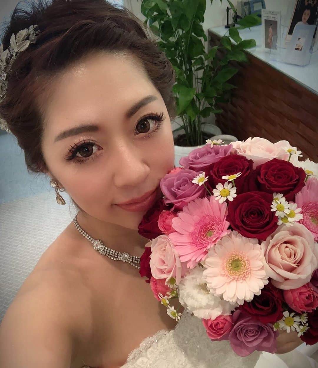 のインスタグラム：「‪37歳の誕生日に結婚式でした♡‬ ‪また写真upします🥰‬ ‪#ありがとう ‬ ‪#Birthday #結婚式 #wedding #明治神宮 #明治記念館  #happy  #最高 に #幸せ‬  #つば九郎 #swallows #ヤクルトスワローズ #weddingcake #ウエディングケーキ #ブーケ #明治記念館 #明治神宮」