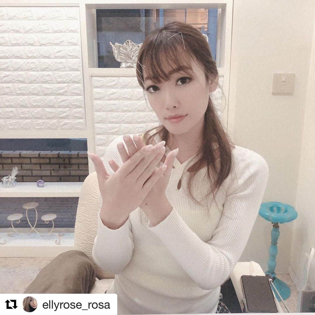 MAYUMIさんのインスタグラム写真 - (MAYUMIInstagram)「今回のネイルは💅こんな感じ🥰💖 何となく白クリアな感じにしたくてこんな感じにしていただきました( ´ ▽ ` )ﾉ  えりなchanいつもありがとう💗  #Repost @ellyrose_rosa with @get_repost ・・・ #djmayumi #beautiful #artist #dj #music  #whitenails #frenchnails #nailart #nailstagram #yokohama #japanesegirl  #ネイルデザイン #ネイルアート #ジェルネイル #シンプルネイル #白フレンチ #白ネイル #ストーンネイル #オフィスネイル #大人ネイル #冬ネイル #ネイル2020 #ネイル好きな人と繋がりたい」1月19日 20時09分 - djmayumi