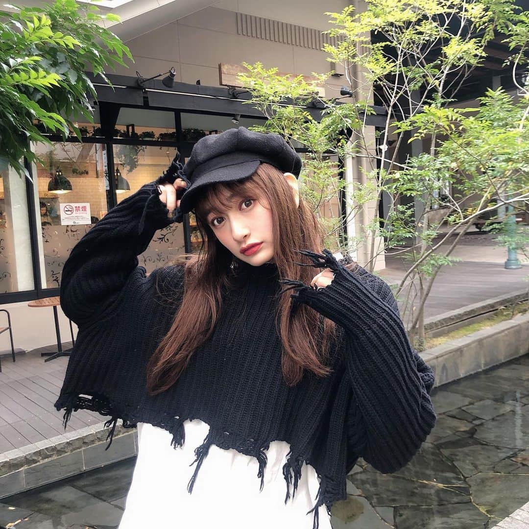 のインスタグラム：「DIESELのショートニットをゲットしたよ。🐼 ． シャツとあわせたよ。〜🖇🖇🖇 ． ． ． #私服#黒#コーデ#コーディネート#ファッション#きゃのんコーデ#モノクロ#黒#fashion#code#coordinate#DIESEL」
