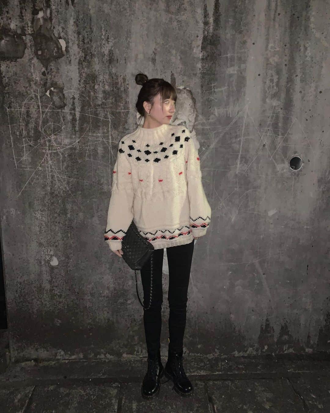 鹿沼憂妃さんのインスタグラム写真 - (鹿沼憂妃Instagram)「金沢で買ったおきにのニット♥️ そしてUNIQLOのスキニーはやっぱり優秀大賞です。 #shika_code #スキニーパンツ #好きにー」1月19日 20時15分 - shika_0225