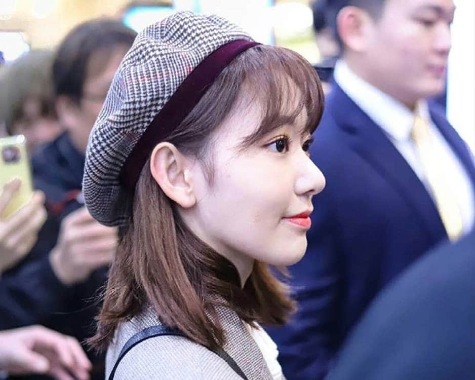 宮脇咲良さんのインスタグラム写真 - (宮脇咲良Instagram)「Sakura in GMP Airport- 170120  #sakuramiyawaki #sakuraizone #sakurahkt48 #izone #miyawakisakura」1月19日 11時37分 - mywkblossom