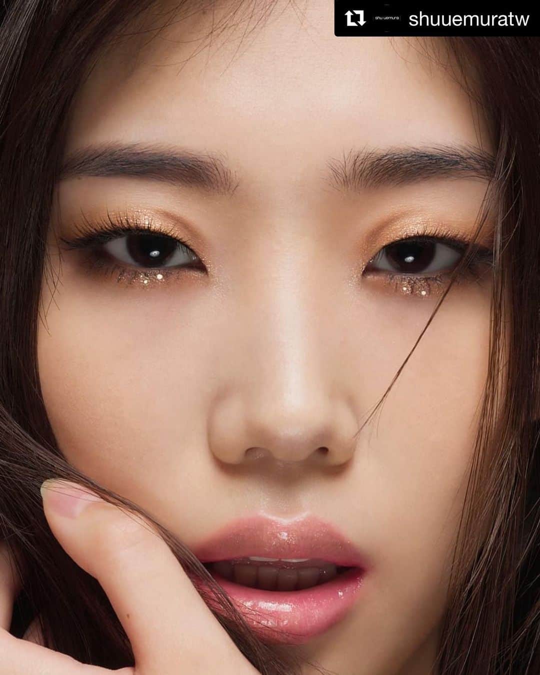 江原杏樹のインスタグラム：「#shunemuratw #shuuemura  #Repost @shuuemuratw with @get_repost ・・・ 超絕美😍電眼關鍵✨﻿ ﻿ 創藝無限眼影，超細緻閃耀美色﻿ 這兩塊必須收!! ﻿ ・ ・ @shuuemuratw  Thank you so much.」