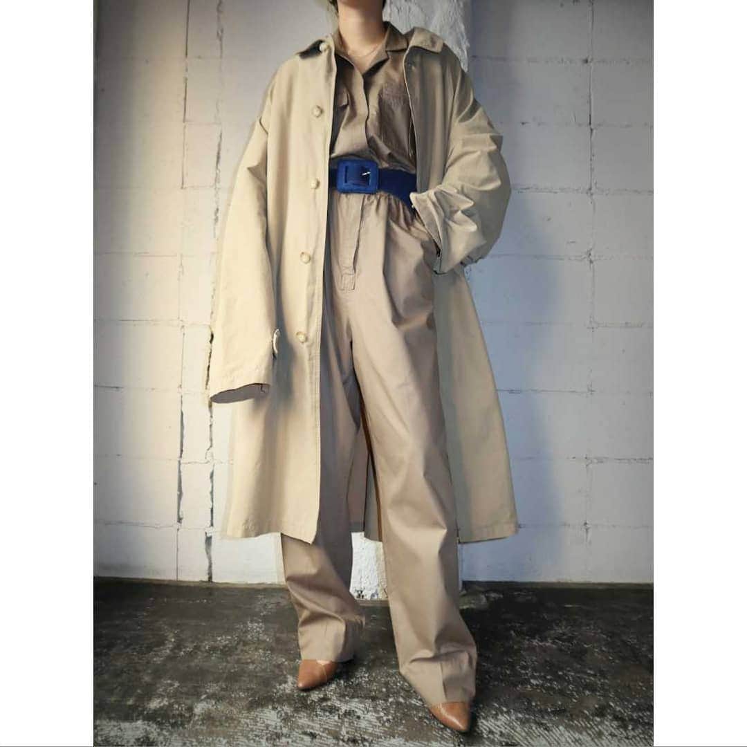 吉祥寺 古着屋 Orfeoのインスタグラム：「All Beige Jumpsuit Style  #orfeo #kichijoji #tokyo #vintage #used #fashion #coordinate #outfit  掲載商品のお問い合わせはメールにて承っております。コメント、DMでのお問い合わせは受け付けておりませんのでご了承ください。」