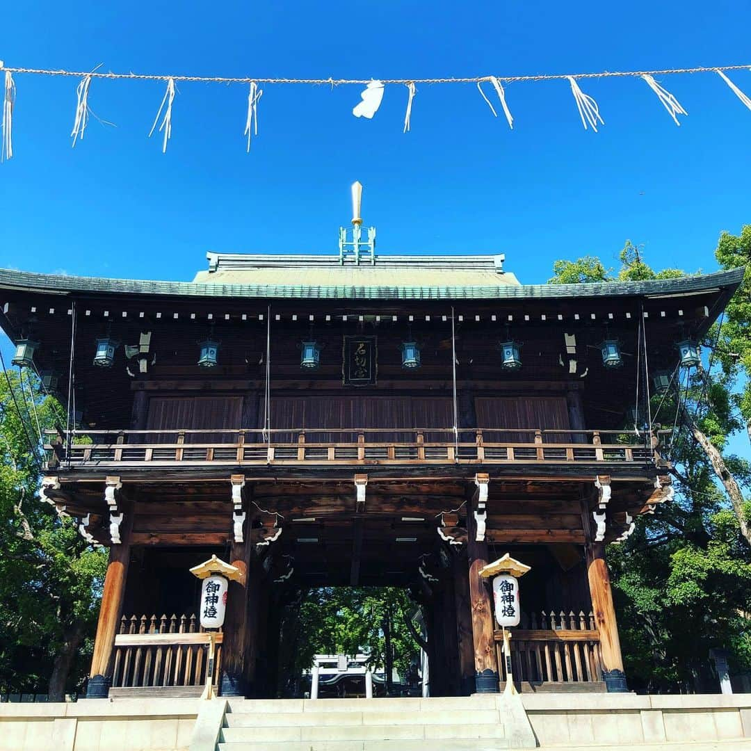 常盤貴子さんのインスタグラム写真 - (常盤貴子Instagram)「一週間早いなぁ。 「贋作・男はつらいよ」本日第3話！！ #nhk  #bsプレミアム  #親子写真  #満男  #博さん  #石切神社  #石切名物よもぎうどん  #石切名物レインボーラムネ  #とおもったら都内のコンビニにも」1月19日 11時59分 - takakotokiwa_official