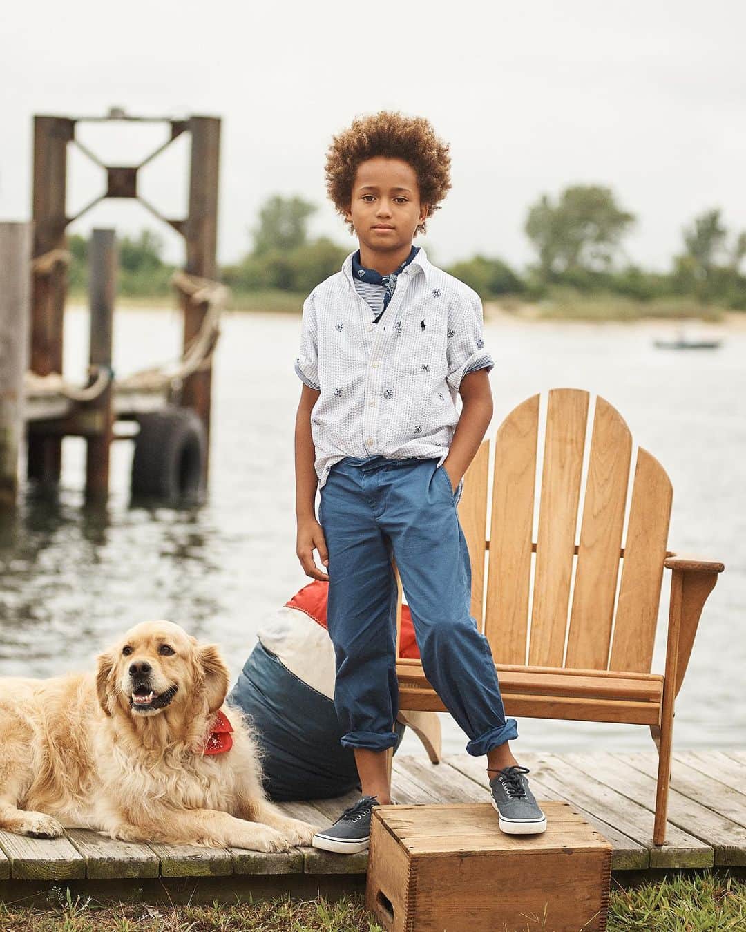Polo Ralph Laurenさんのインスタグラム写真 - (Polo Ralph LaurenInstagram)「Simple chinos, classic collared shirts, and a charming blue bandana recall a day at the beach.  Discover the full collection via link in bio.  #PoloRalphLauren #RLKids」1月19日 12時04分 - poloralphlauren