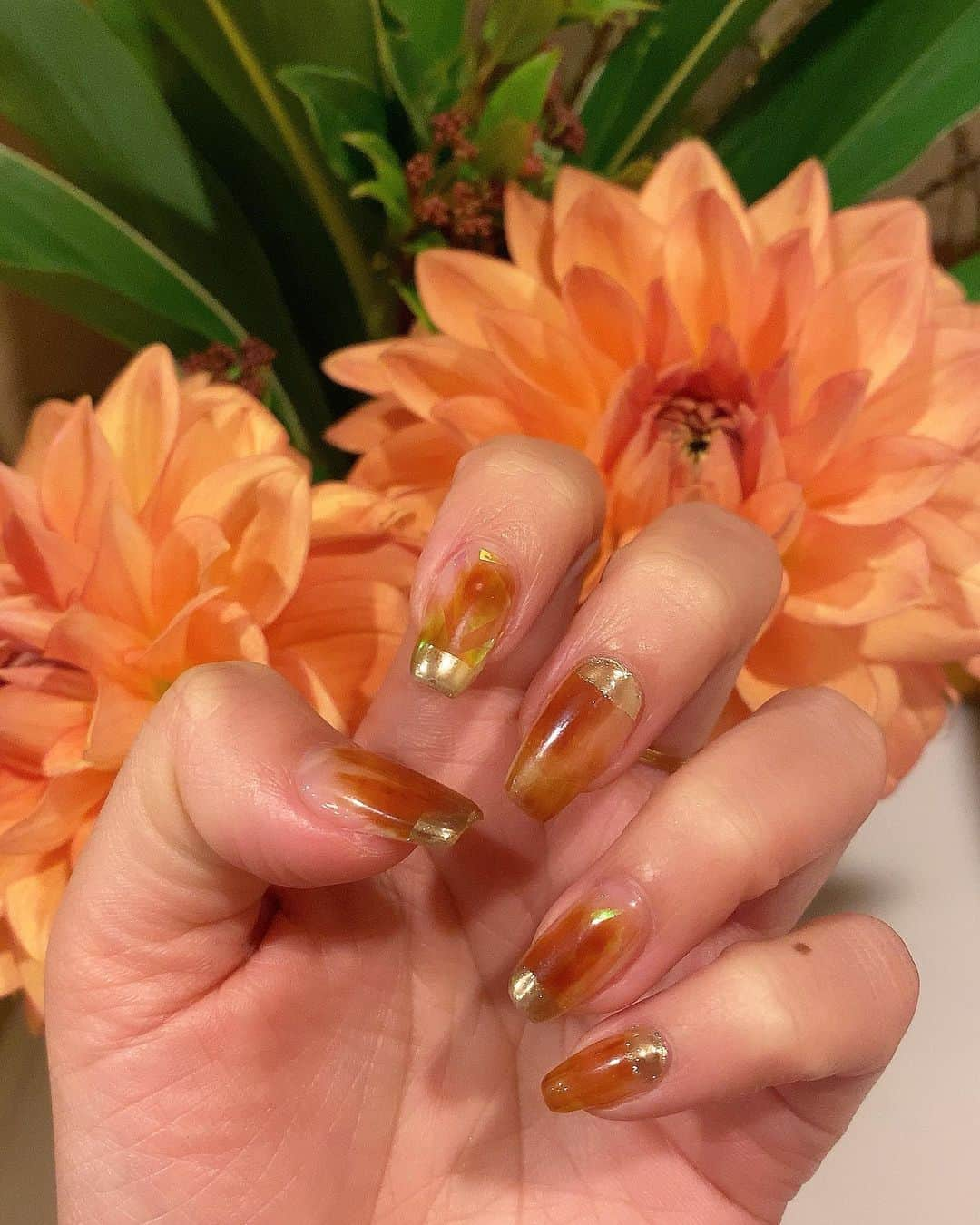 山本いさ奈さんのインスタグラム写真 - (山本いさ奈Instagram)「New my nail's🧡 #nail#ネイル#ゴールドネイル#ブラウンネイル」1月19日 12時42分 - _____isana_____