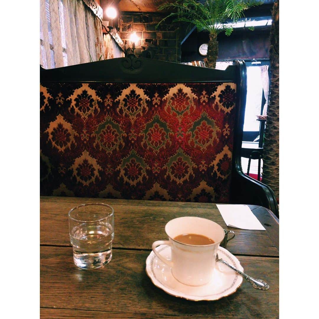 七咲友梨さんのインスタグラム写真 - (七咲友梨Instagram)「神戸でお世話になった写真家の北畠さんと、前に一緒に来た喫茶店で。 . 北畠さん、たくさんたくさんの楽しい事と、あったかい事を経験させてくれてありがとうございました。 . #神戸 #kobe #kobeheart #思い出の喫茶店」1月19日 12時53分 - nanasaki_yuri